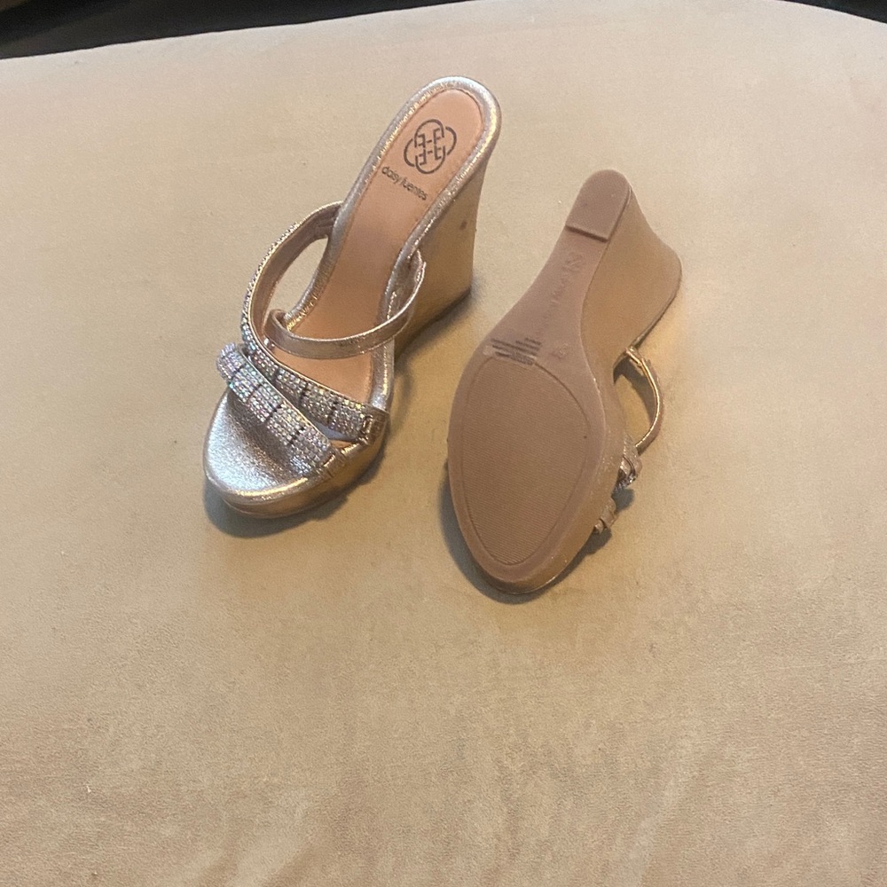Daisy Fuentes Crystal Dressy Wedge’s